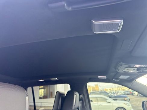 Used 2026 Cadillac Escalade Platinum Sport w/ LPO, ONYX Package image 43