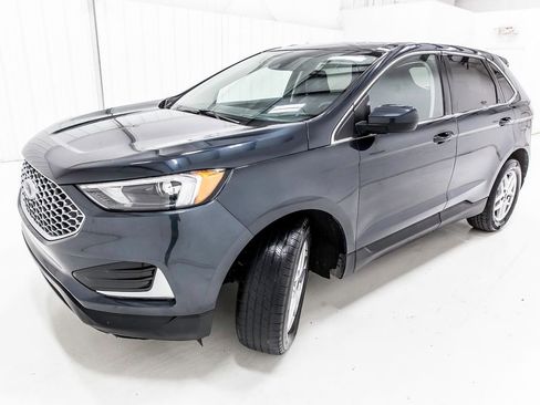 Used 2024 Ford Edge SEL image 2