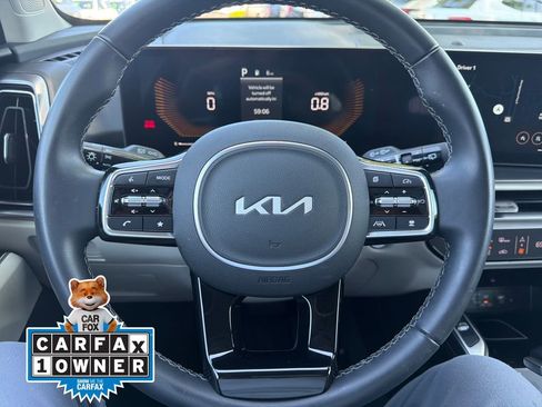 Used 2025 Kia Sorento S FWD image 21