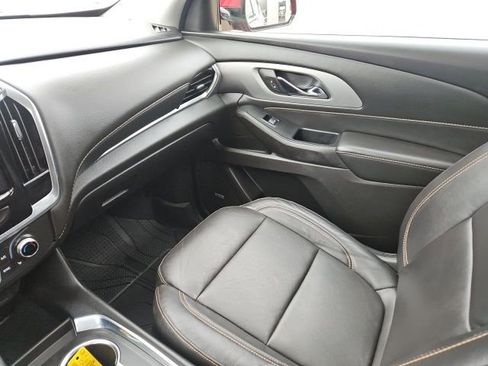 Used 2021 Chevrolet Traverse RS image 21
