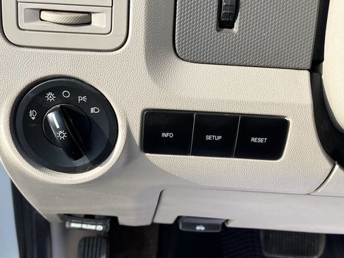 Used 2009 Ford Escape XLT FWD image 19