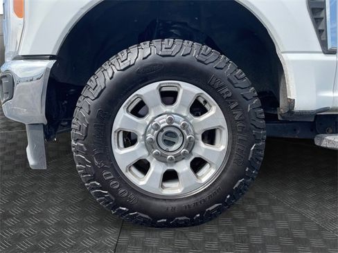 Used 2023 Ford F250 XLT image 14