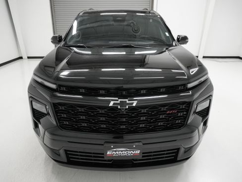 Used 2024 Chevrolet Traverse RS image 2