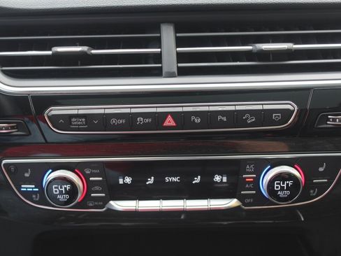 Used 2019 Audi Q7 3.0T Prestige w/ Prestige Package image 8