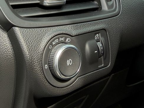 Used 2020 Buick Envision Essence w/ Experience Buick Package image 22