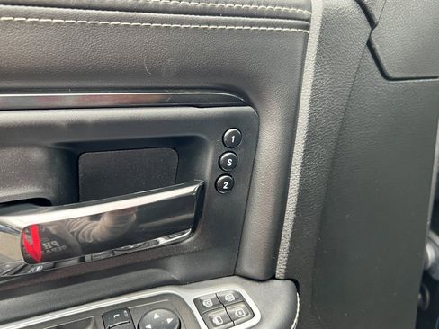 Used 2023 RAM 2500 Limited image 31