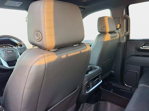 New 2026 GMC Sierra 1500 SLT w/ SLT Premium Package AWD/4WD image 13