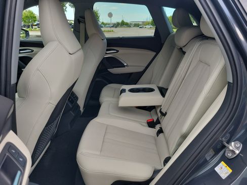Used 2025 Audi Q5 Premium Plus w/ Premium Plus AWD/4WD image 16