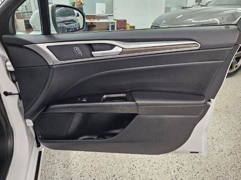 Used 2018 Ford Fusion SE w/ Equipment Group 602A FWD image 29
