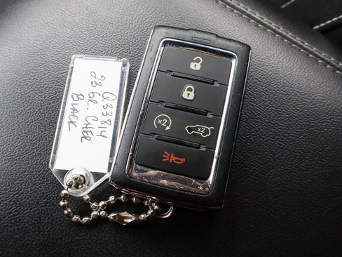 Used 2023 Jeep Grand Cherokee Altitude image 32