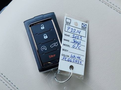 Certified 2023 Jeep Grand Cherokee Limited w/ Luxury Tech Group II image 32