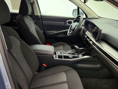 Used 2025 Kia Sorento LX FWD image 22