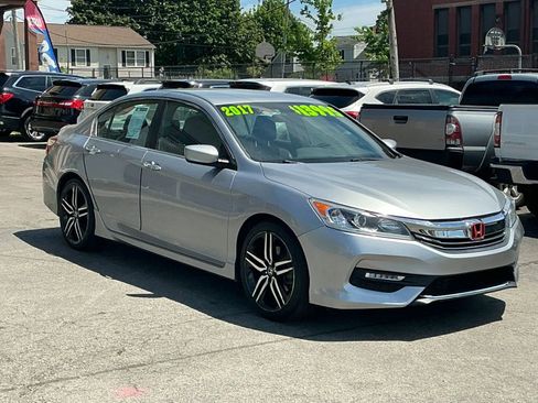 Used 2017 Honda Accord Sport image 3