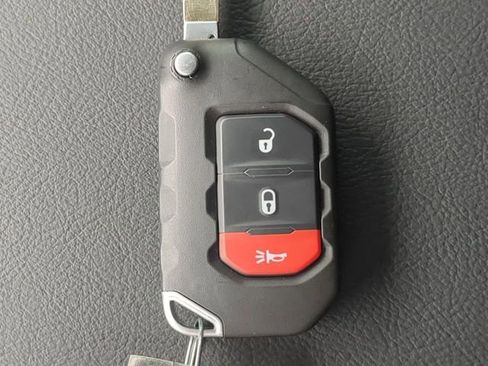 Used 2025 Jeep Wrangler Unlimited Sport S 4xe AWD/4WD image 32