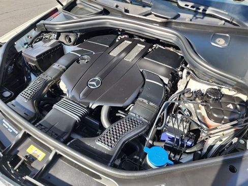 Used 2015 Mercedes-Benz GL 450 4MATIC w/ Lighting Package image 9