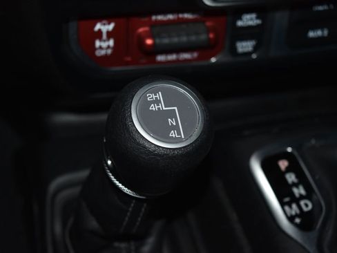 Used 2024 Jeep Wrangler Unlimited Rubicon image 14