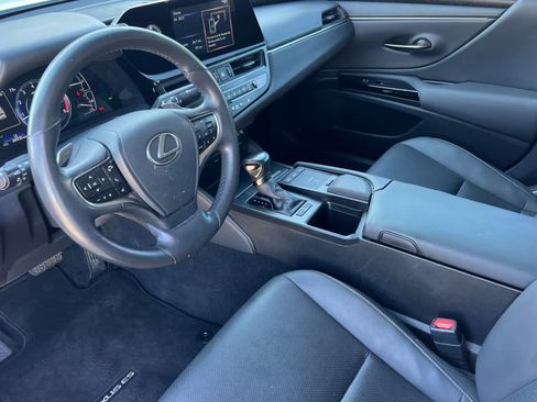 Used 2022 Lexus ES 350 w/ Premium Package FWD image 9