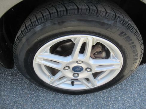 Used 2019 Ford Fiesta SE image 12