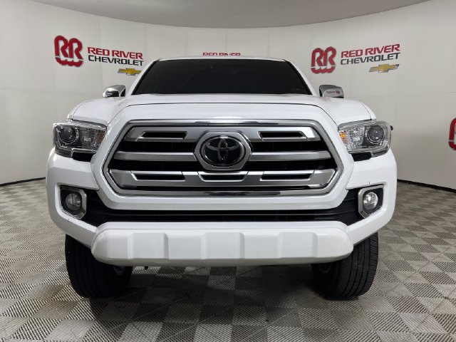 Used 2018 Toyota Tacoma Limited AWD/4WD image 2