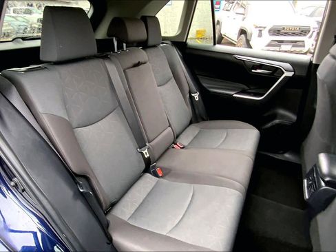 Used 2025 Toyota RAV4 XLE image 19