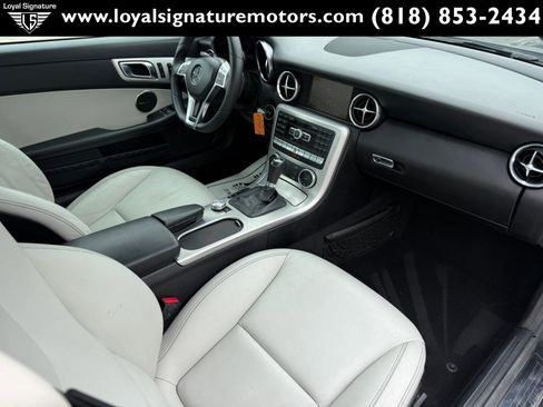 Used 2012 Mercedes-Benz SLK 250 image 25