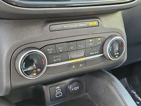 Used 2025 Ford Escape ST-Line AWD/4WD image 16