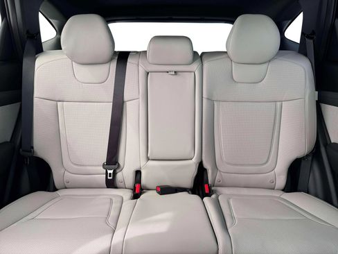 New 2026 Hyundai Tucson Limited image 16