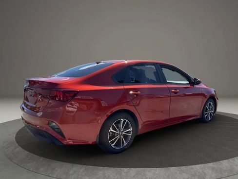 Used 2022 Kia Forte LXS w/ LXS Technology Package image 7