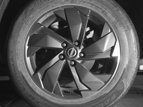 Used 2025 Nissan Rogue SV image 14