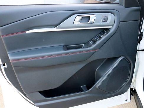 New 2026 Ford Explorer ST-Line w/ ST-Line Street Pack image 13