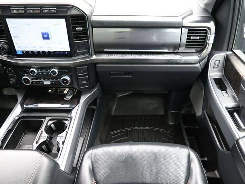 Used 2023 Ford F250 Lariat w/ Lariat Ultimate Package AWD/4WD image 41