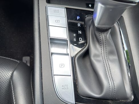 Used 2025 Hyundai Elantra Limited FWD image 30