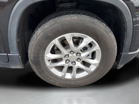 Used 2021 Chevrolet Traverse LT image 47
