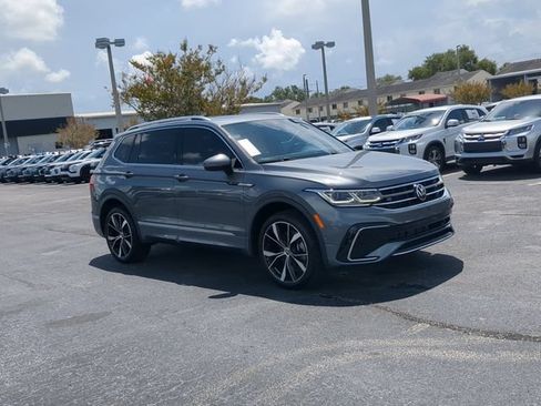 Used 2023 Volkswagen Tiguan SEL R-Line AWD/4WD image 4