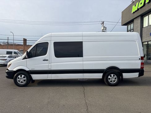 Used 2015 Mercedes-Benz Sprinter 2500 image 4