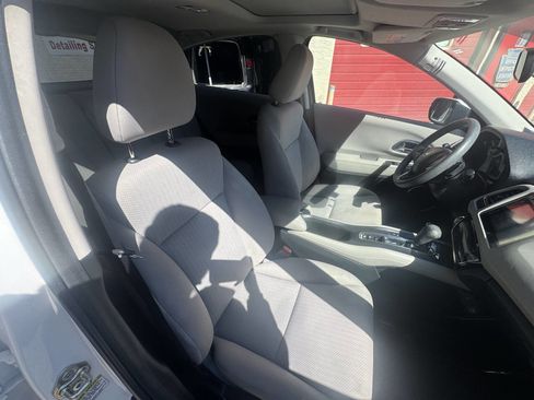 Used 2016 Honda HR-V EX image 38