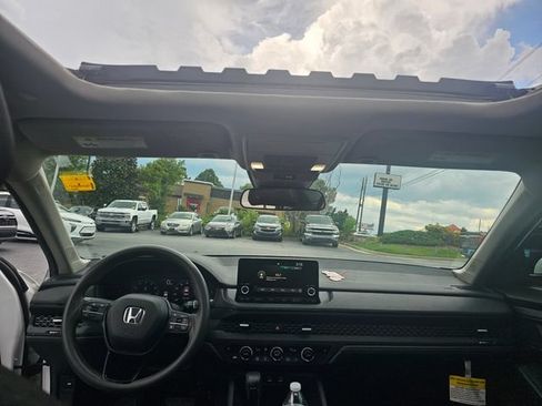Used 2024 Honda Accord EX image 17