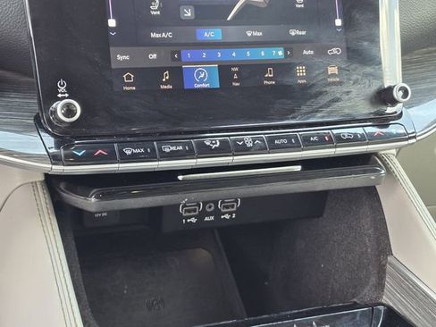 Used 2022 Jeep Wagoneer Series III AWD/4WD image 22