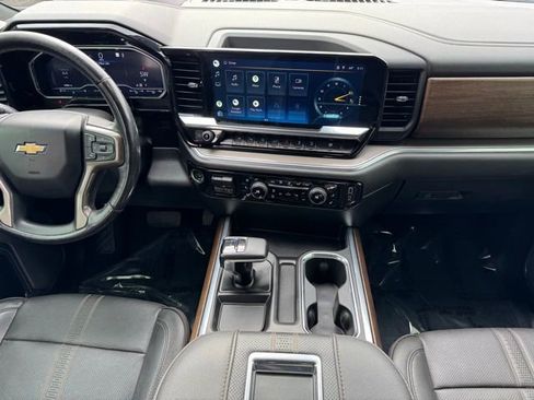 Certified 2022 Chevrolet Silverado 1500 High Country w/ Technology Package image 2