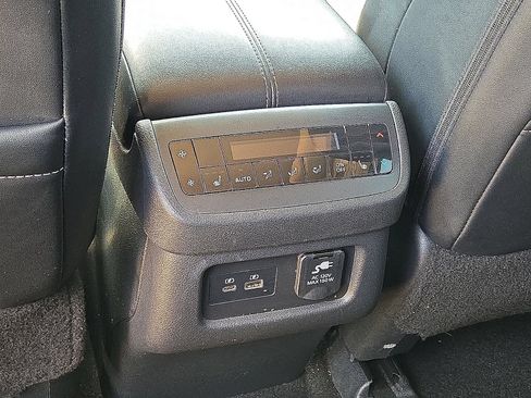 Used 2023 Nissan Pathfinder Platinum w/ Black Appearance Package FWD image 16