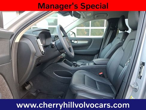 Certified 2024 Volvo XC40 B5 Core image 13