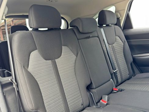 Used 2022 Kia Sorento LX image 33