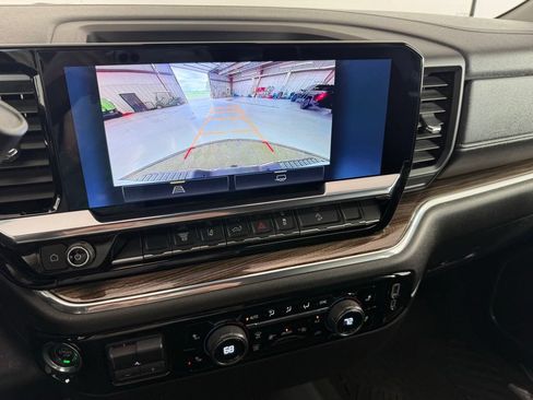 Used 2024 Chevrolet Silverado 2500 LT AWD/4WD image 29