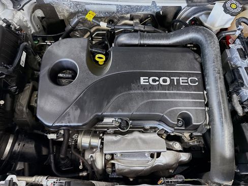 Used 2022 Chevrolet Equinox LT FWD image 39