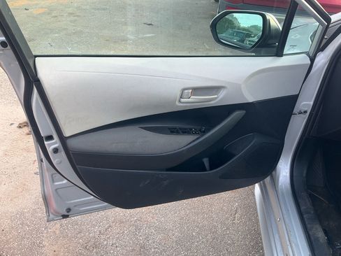 Used 2022 Toyota Corolla LE FWD image 12