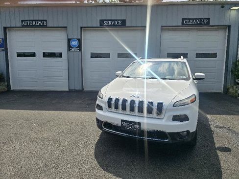 Used 2015 Jeep Cherokee Limited AWD/4WD image 3