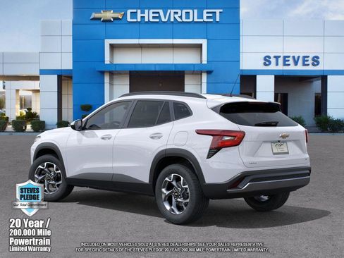 New 2026 Chevrolet Trax LT w/ Driver Confidence Package FWD image 3
