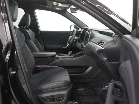 Used 2024 Lexus TX 500h AWD image 11