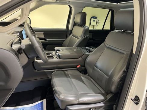 Certified 2025 Ford Expedition Active AWD/4WD image 19