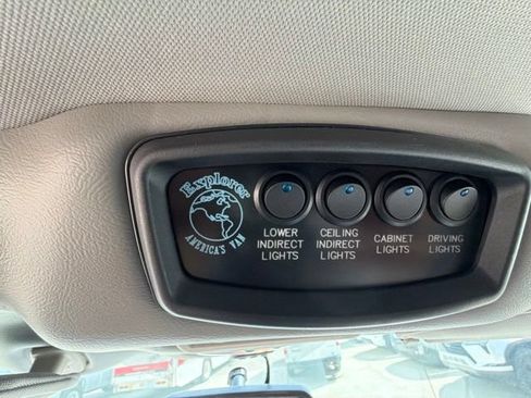 Used 2015 Chevrolet Express 2500 RWD image 63